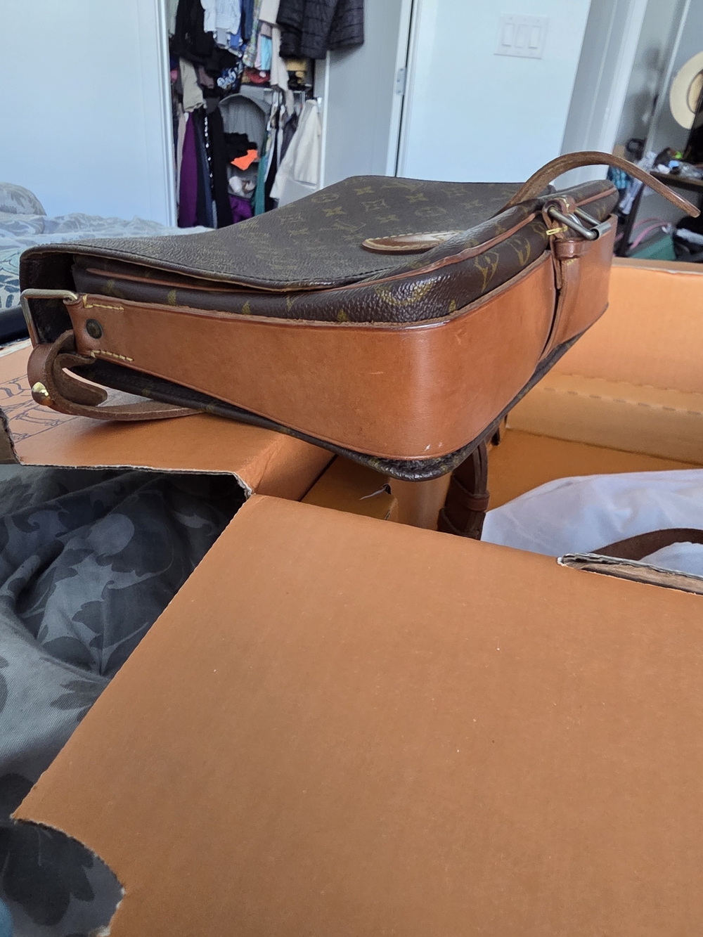 Louis Vuitton Monogram Saddle Crossbody in Brown and Tan Leather - Picture 6 of 16